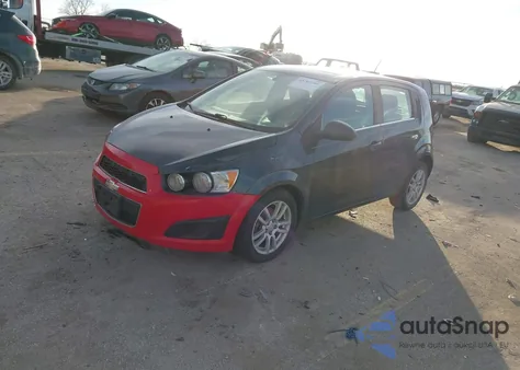 2015 Chevrolet Sonic Lt Auto из США, поврежденный, VIN 1G1JC6SB2F4180928